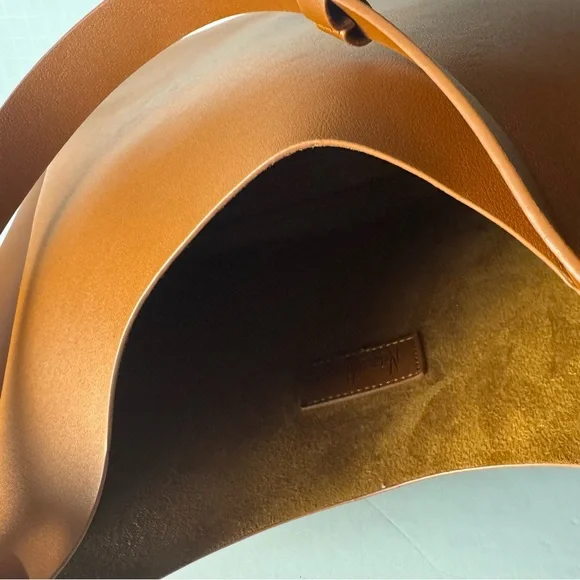 Neiman Marcus Minimalist Brown Leather Shoulder Bag - Picture 6 of 11